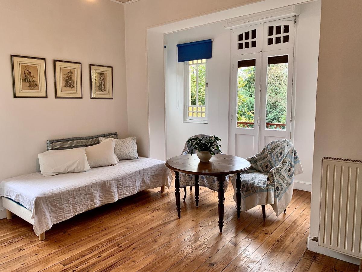 Le Bearn Sous Les Toits Bed and Breakfast Nay  Εξωτερικό φωτογραφία